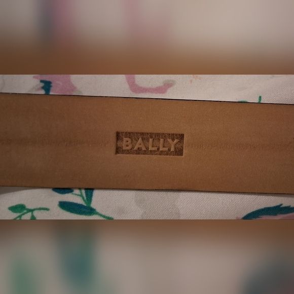 EUC Bally Black Patent Leather Casual Everyday Preppy Unisex Belt 43in main image 4